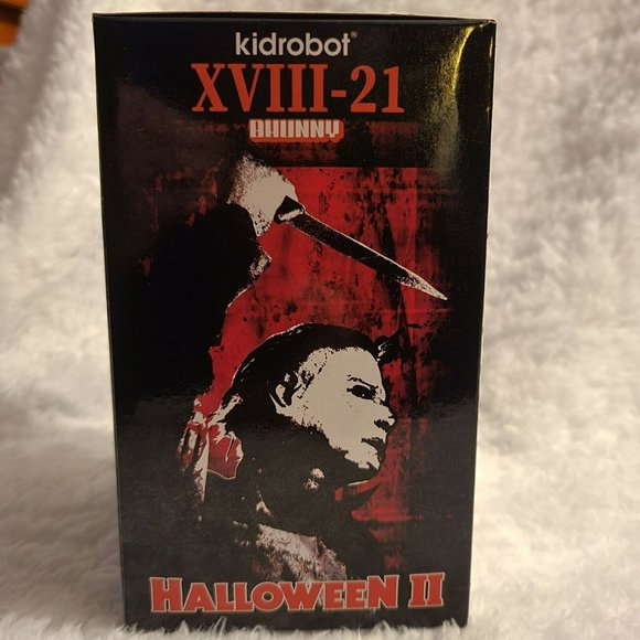 Halloween II Michael Myers KidRobot Figure - Picture 4 of 9